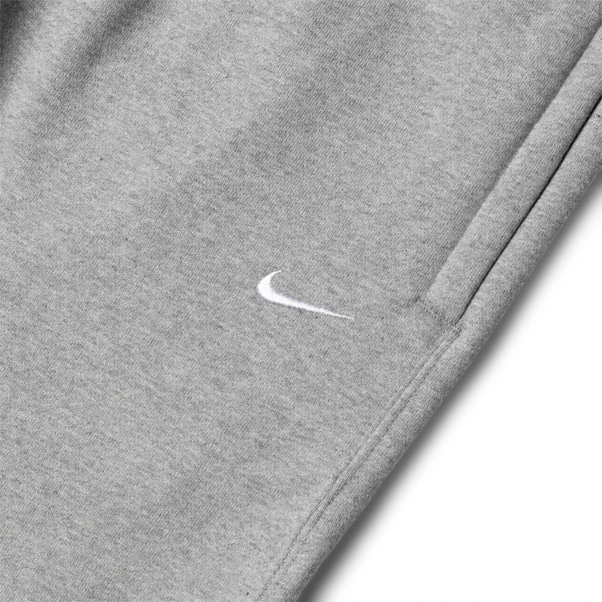 Nike SOLO SWOOSH FLEECE PANTS 6 Nike SOLO SWOOSH FLEECE PANTS - Image 4
