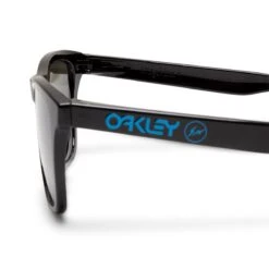Oakley X FRAGMENT DESIGN FROGSKINS 11 Oakley X FRAGMENT DESIGN FROGSKINS -Jordan Store OakleyXFRAGMENTDESIGNFROGSKINSFRAGMENTBLUEWPRIZMGREYOS0OO9245 4