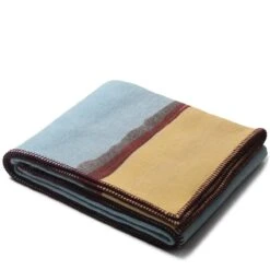 THE BLANKET 10 THE BLANKET -Jordan Store oneofthesedaysTHEBLANKETBLUEBROWNOSOOTDWRSS23 B1 3